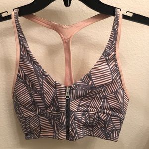 Lululemon Sports Bra Size:4